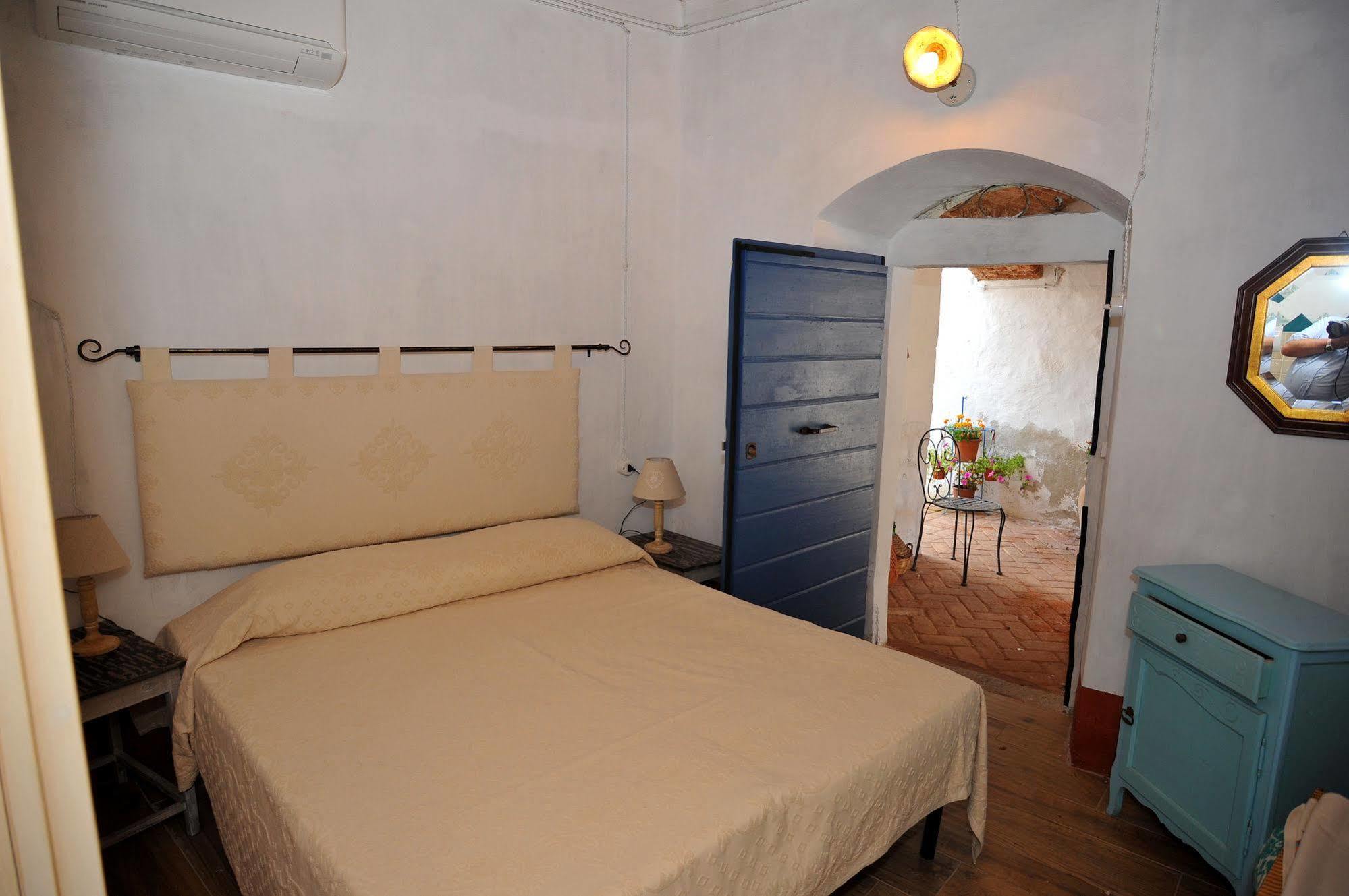 B&B Corte San Lussorio Oliena Dış mekan fotoğraf