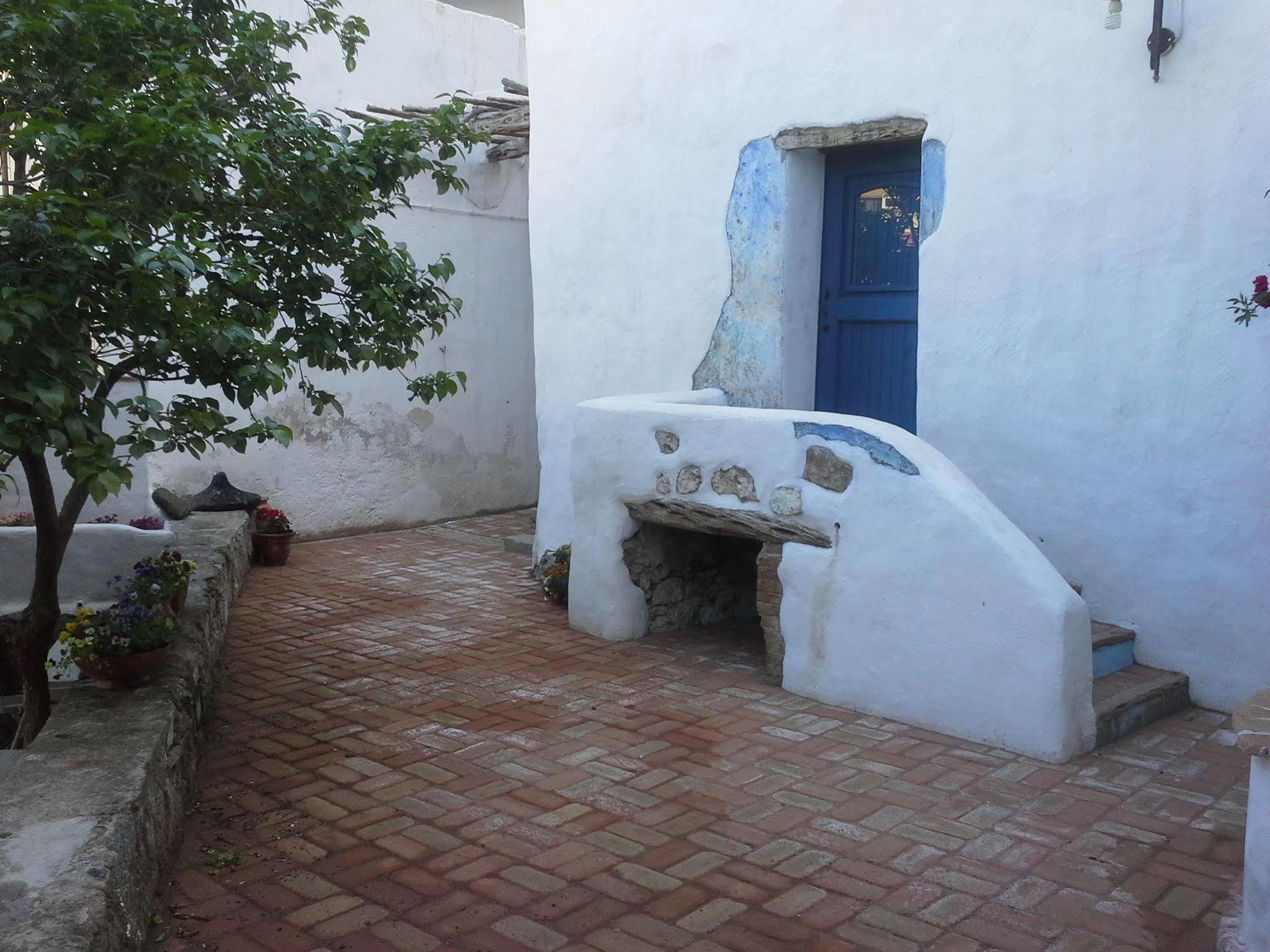 B&B Corte San Lussorio Oliena Dış mekan fotoğraf