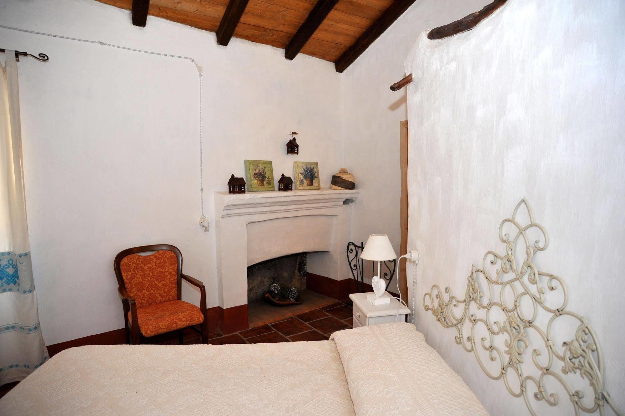 B&B Corte San Lussorio Oliena Dış mekan fotoğraf
